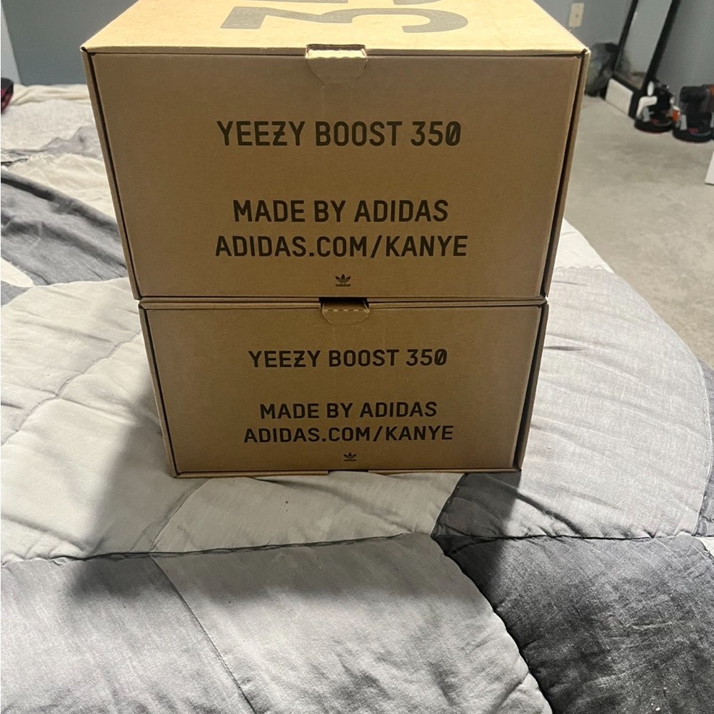 2 pairs of yeezys 350 boost v2 - Picture 4 of 4